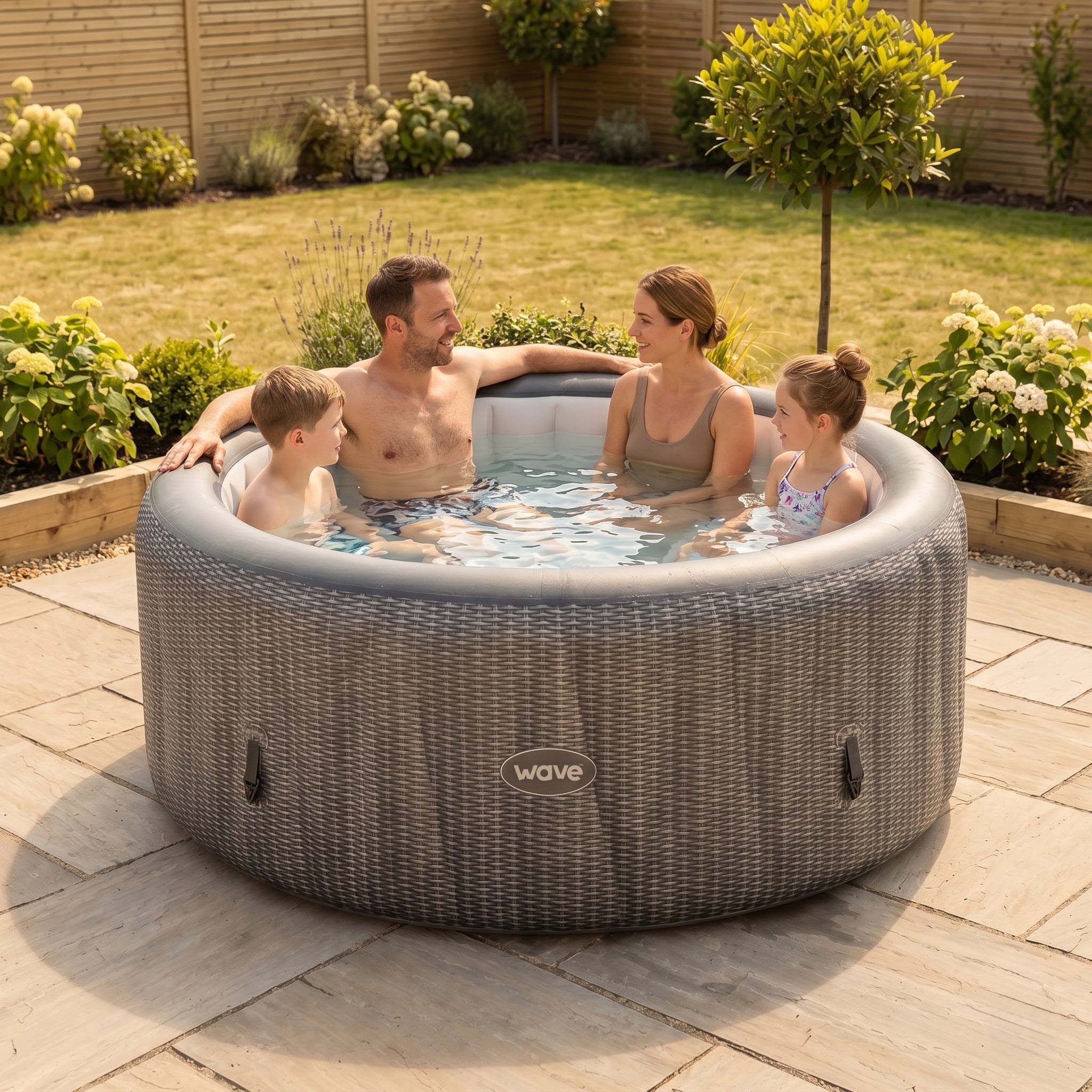 Atlantic | 4/6-Person Inflatable Hot Tub | Integrated Heater | CE