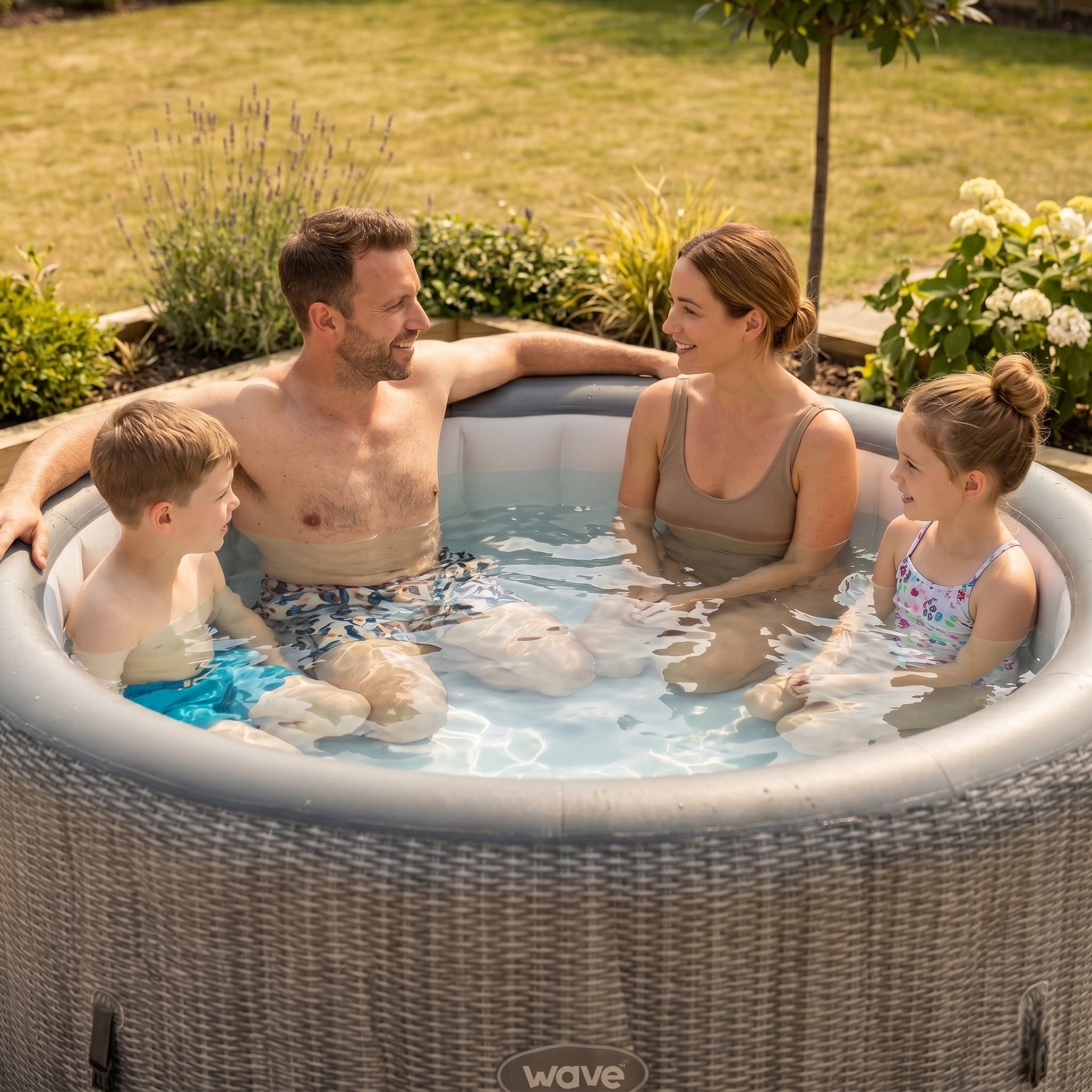 Atlantic | 4/6-Person Inflatable Hot Tub | Integrated Heater | CE