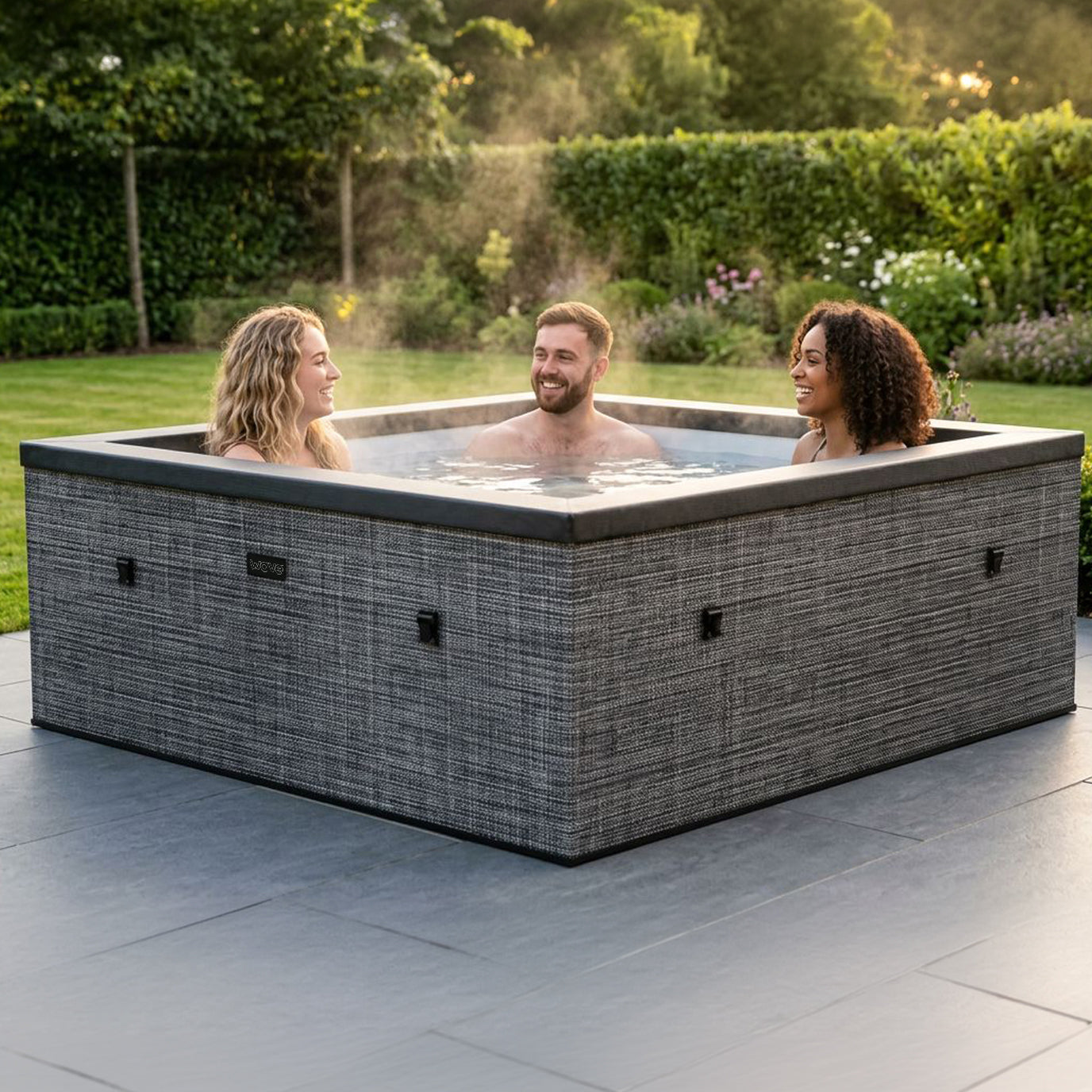 Garda | 4/6-Person Eco Foam Hot Tub | Built-In Integrated Heater | CE