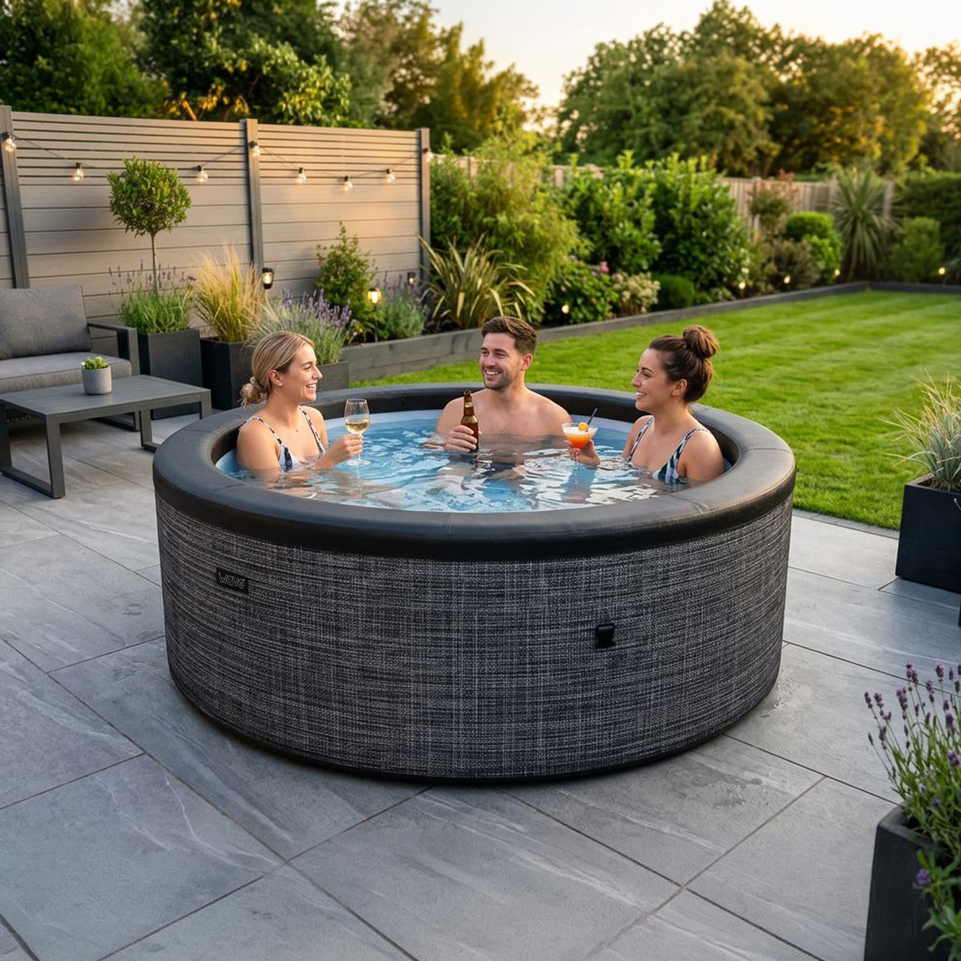 Tahoe | 4/6-Person Eco Foam Hot Tub | Built-In Integrated Heater | CE
