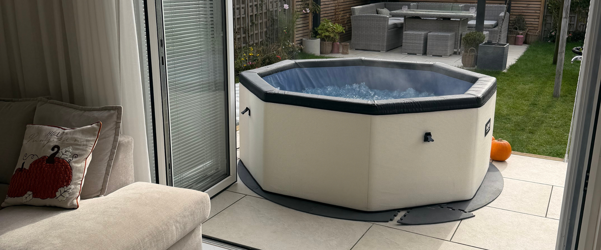 @homebyjodie_ Inspo: How to Host a Hot Tub Movie Night