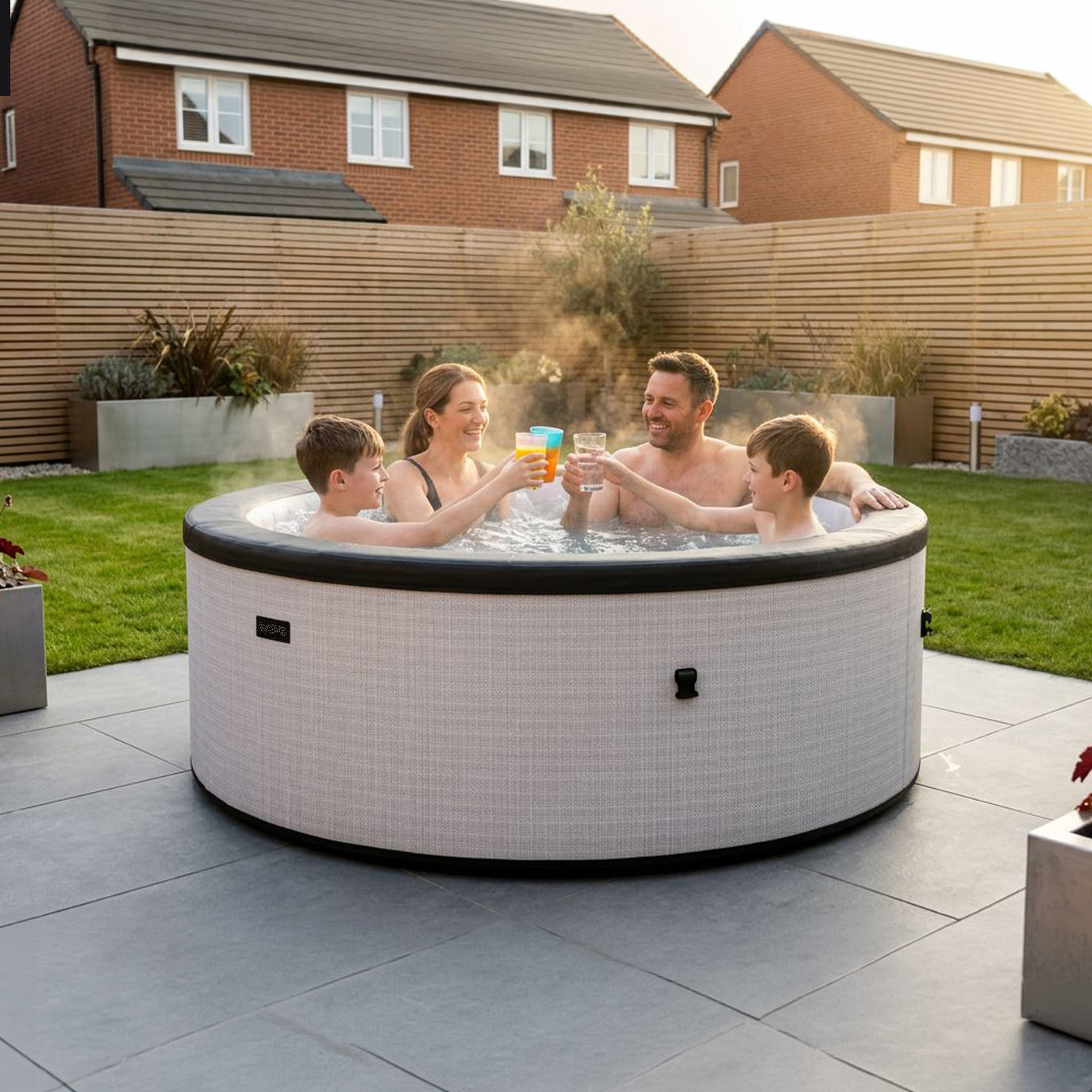 Tahoe | 4/6-Person Eco Foam Hot Tub | Built-In Integrated Heater | UKCA