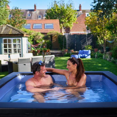 Garda | 4/6-Person Eco Foam Hot Tub | Built-In Integrated Heater Foam Eco Spas Wave Spas data-contona-source
data-contona-persona